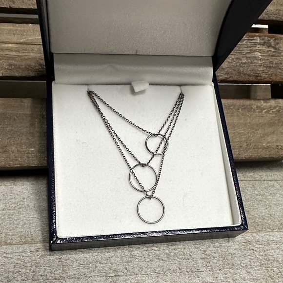 925 Sterling Silver Jewelry - 925 sterling silver great shape unique intertwining circle hoop chain necklace